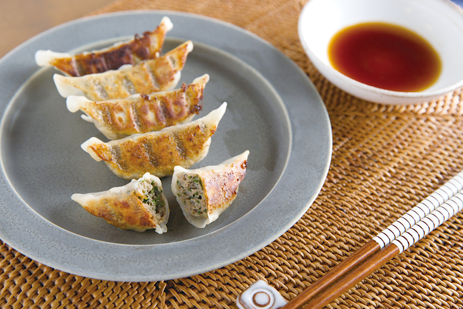 一本釣りカツオ餃子の写真